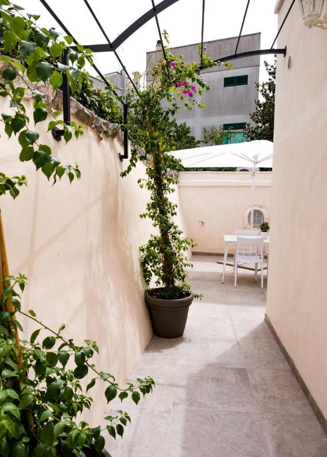 Villa Aurelia Suites And Apartments Locorotondo Bagian luar foto