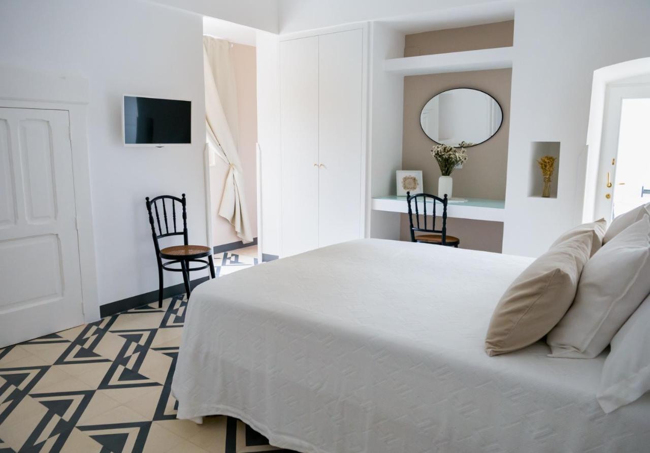 Villa Aurelia Suites And Apartments Locorotondo Bagian luar foto